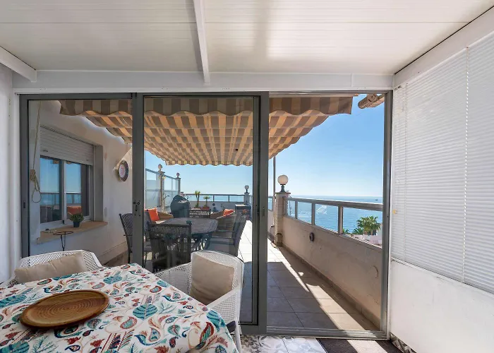 Penthouse Seaview Centro Casasol