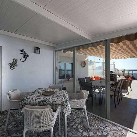 Penthouse Seaview Centro Casasol *