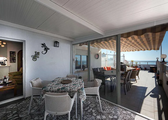 Penthouse Seaview Centro Casasol *